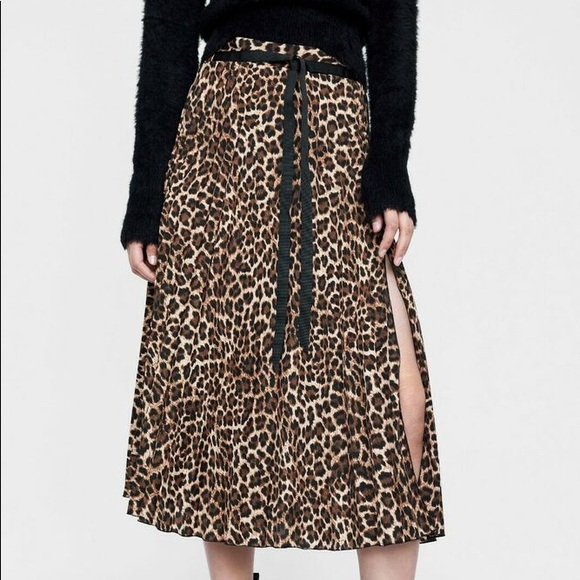 Zara Dresses & Skirts - Zara Pleated Leopard Print Skirt